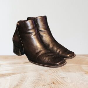 Women Vintage Leather Black Ankle Boots By Croft and Barrow Size 7.5M.